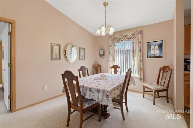606 N Sterling St, Nampa, ID 83651