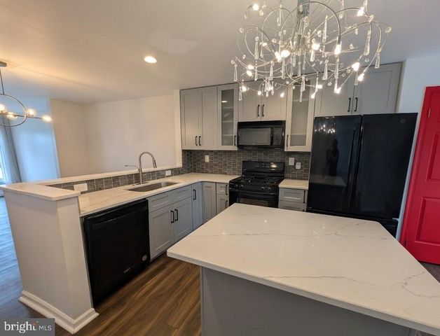 39 CABOT DR, Chesterbrook, PA 19087