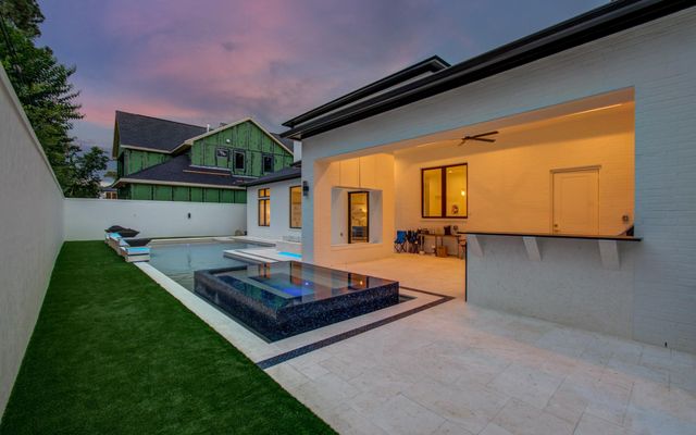 13034 Memorial Drive, Houston, TX 77079