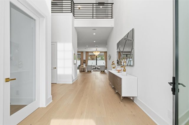 13034 Memorial Drive, Houston, TX 77079