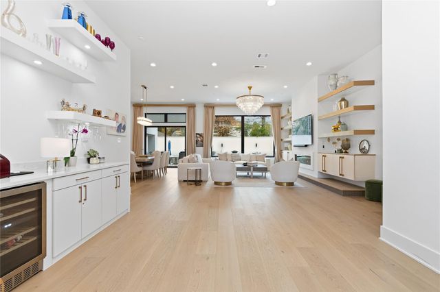 13034 Memorial Drive, Houston, TX 77079