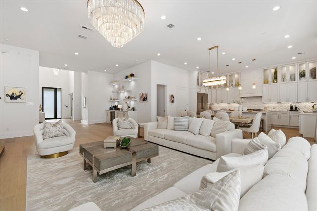 13034 Memorial Drive, Houston, TX 77079