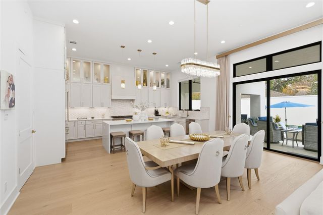 13034 Memorial Drive, Houston, TX 77079