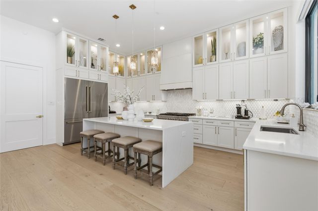 13034 Memorial Drive, Houston, TX 77079