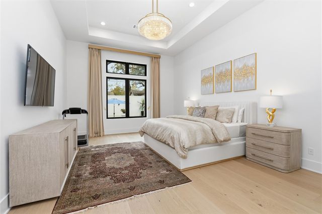 13034 Memorial Drive, Houston, TX 77079