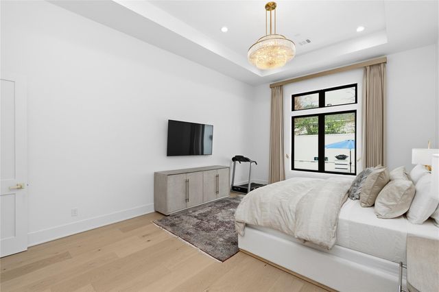 13034 Memorial Drive, Houston, TX 77079