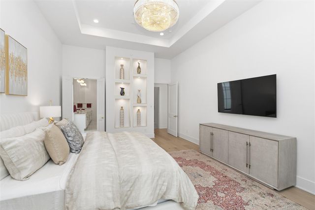 13034 Memorial Drive, Houston, TX 77079