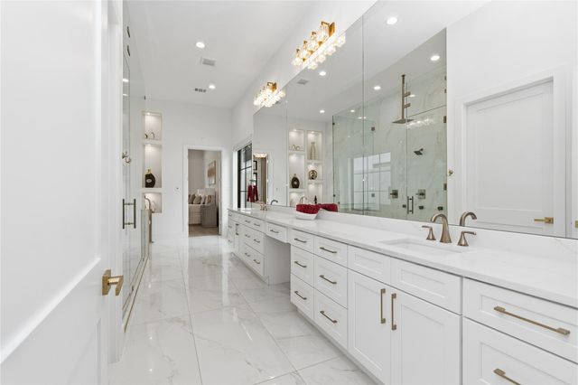 13034 Memorial Drive, Houston, TX 77079