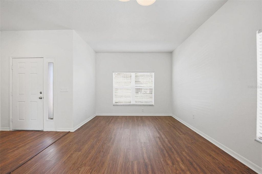 Image 2 of property listing at 12122 FERN BLOSSOM DRIVE, Gibsonton, FL 33534