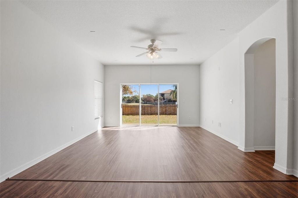 Image 11 of property listing at 12122 FERN BLOSSOM DRIVE, Gibsonton, FL 33534