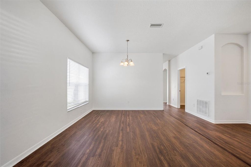 Image 4 of property listing at 12122 FERN BLOSSOM DRIVE, Gibsonton, FL 33534