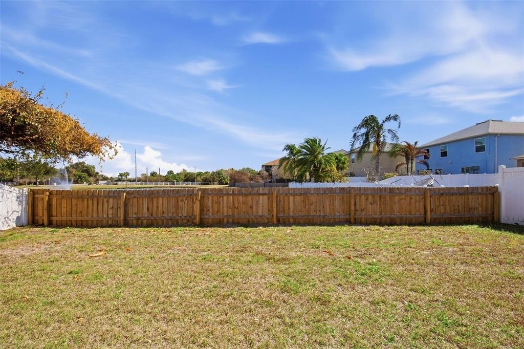 Image 34 of property listing at 12122 FERN BLOSSOM DRIVE, Gibsonton, FL 33534