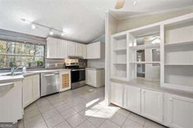 4273 CLARK Circle SE, Acworth, GA 30102