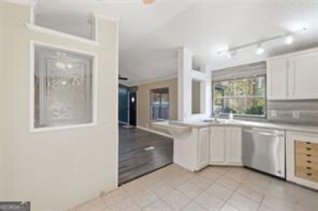 4273 CLARK Circle SE, Acworth, GA 30102