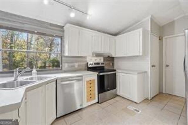 4273 CLARK Circle SE, Acworth, GA 30102