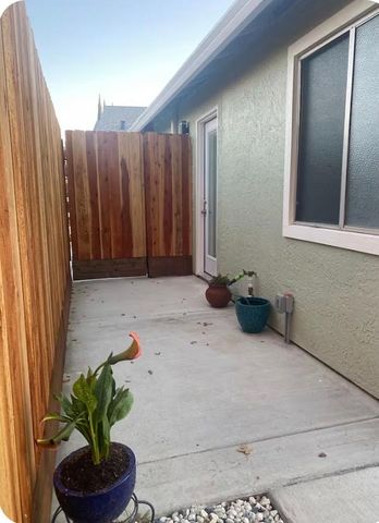 7722 Brown Otter Dr, Antelope, CA 95843