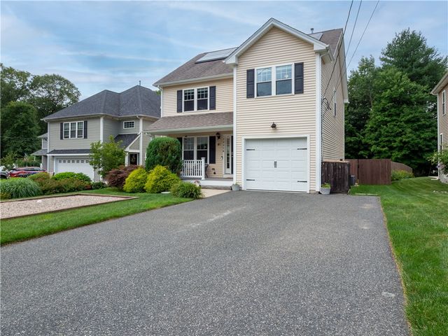 41 Hickory Road, Cumberland, RI 02864
