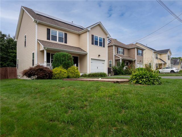 41 Hickory Road, Cumberland, RI 02864