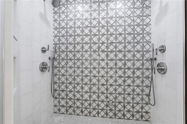 7015 Gaineswood Drive, Roswell, GA 30076