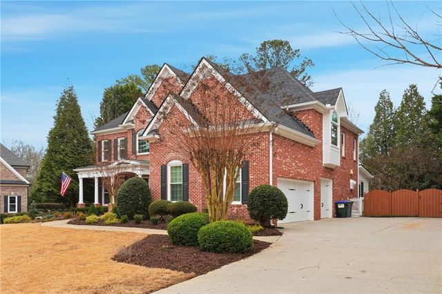 7015 Gaineswood Drive, Roswell, GA 30076