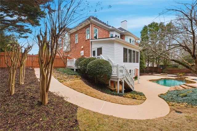 7015 Gaineswood Drive, Roswell, GA 30076