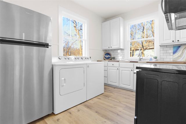 215 E 12th Street, Bonham, TX 75418