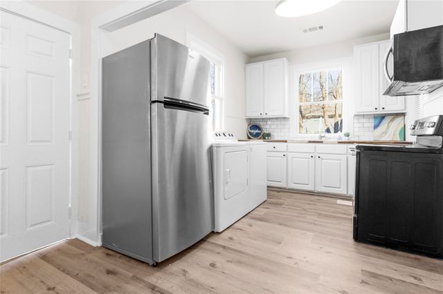215 E 12th Street, Bonham, TX 75418