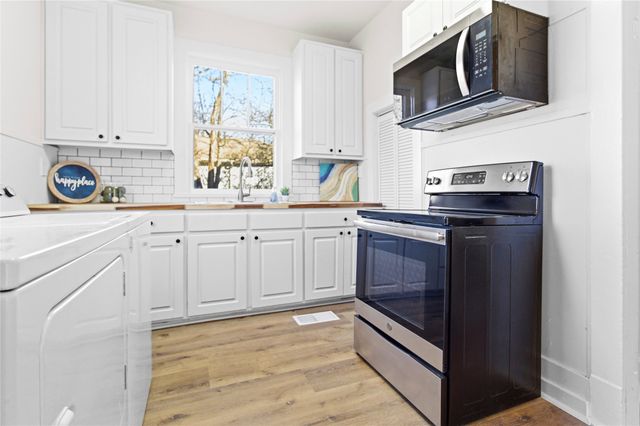 215 E 12th Street, Bonham, TX 75418