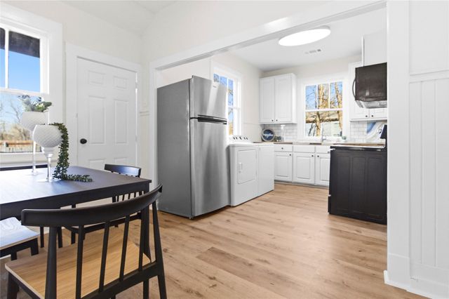215 E 12th Street, Bonham, TX 75418
