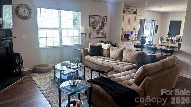 2005 Mariah Glen Court, Charlotte, NC 28213