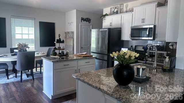 2005 Mariah Glen Court, Charlotte, NC 28213