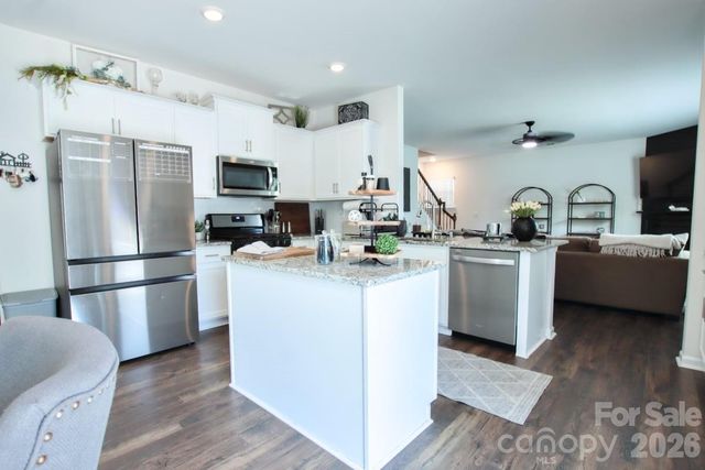 2005 Mariah Glen Court, Charlotte, NC 28213