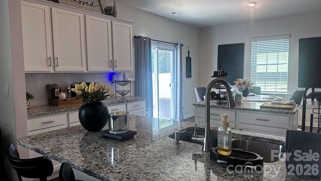 2005 Mariah Glen Court, Charlotte, NC 28213