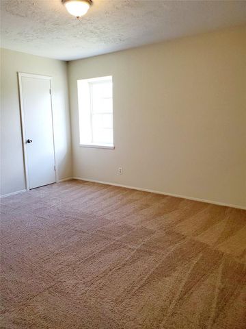 11806 Hillcroft Avenue, Houston, TX 77035