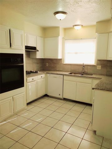 11806 Hillcroft Avenue, Houston, TX 77035