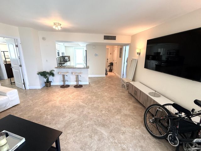 333 NE 21st Avenue 1704, Deerfield Beach, FL 33441