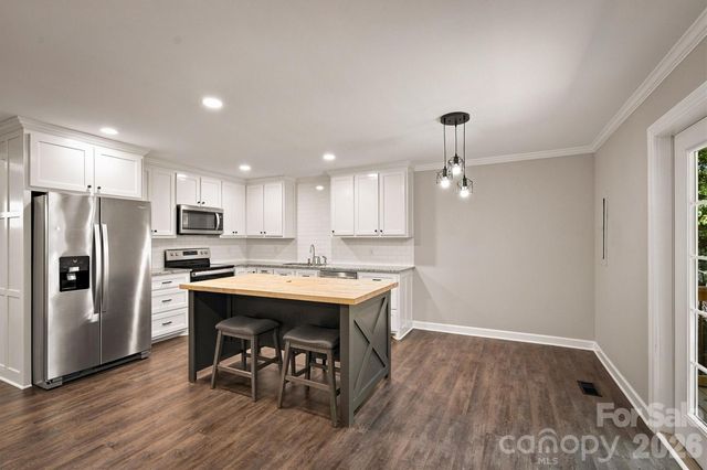 3517 Crestwood Drive, Morganton, NC 28655