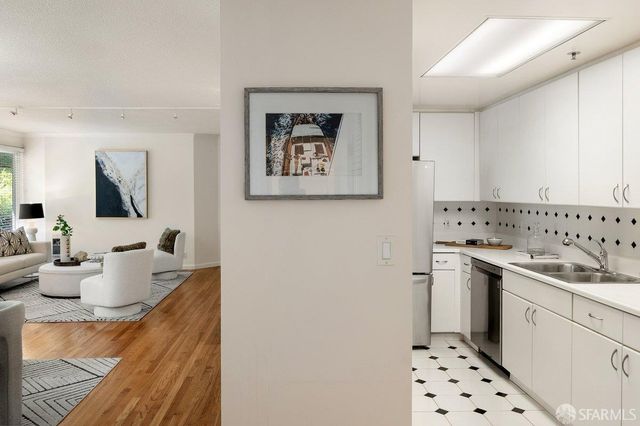111 Chestnut Street 203, San Francisco, CA 94111