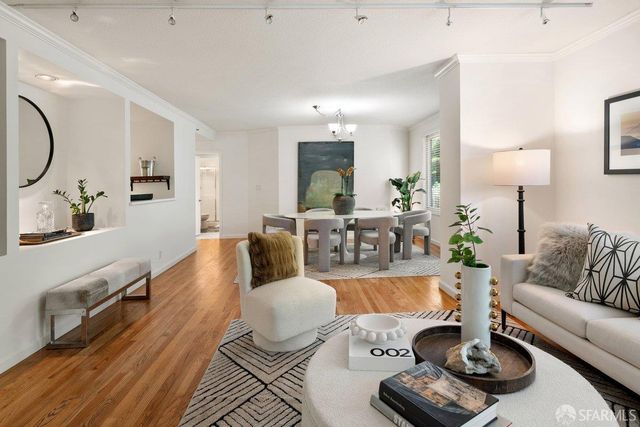 111 Chestnut Street 203, San Francisco, CA 94111