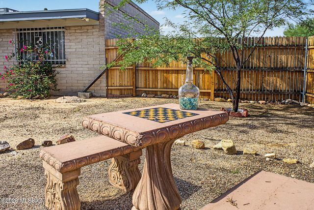 2773 W Via Del Santo, Tucson, AZ 85741