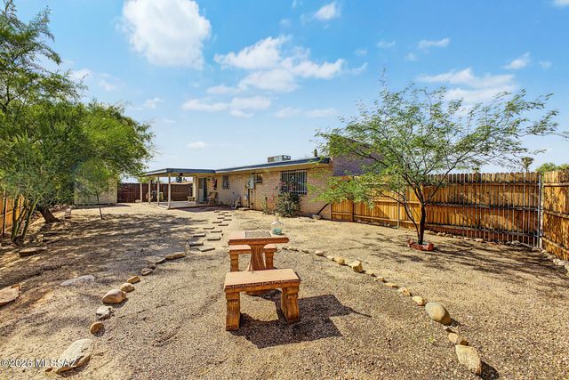 2773 W Via Del Santo, Tucson, AZ 85741