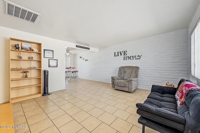 2773 W Via Del Santo, Tucson, AZ 85741