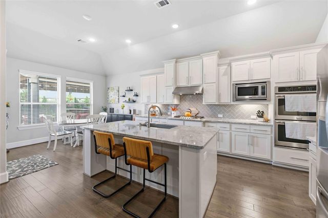 10127 Coopers Hawk Way, Conroe, TX 77385