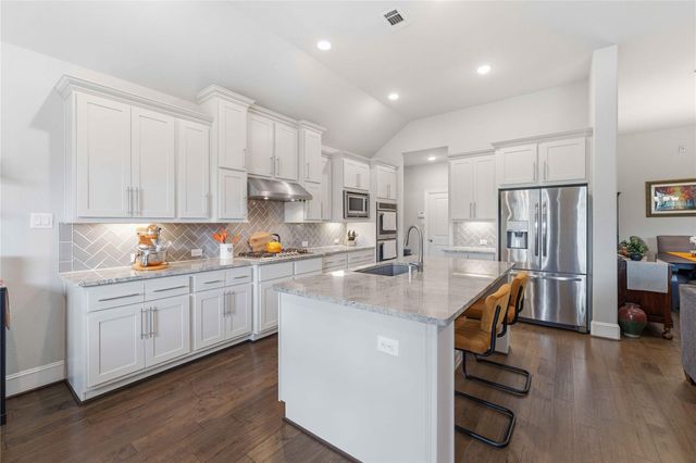 10127 Coopers Hawk Way, Conroe, TX 77385