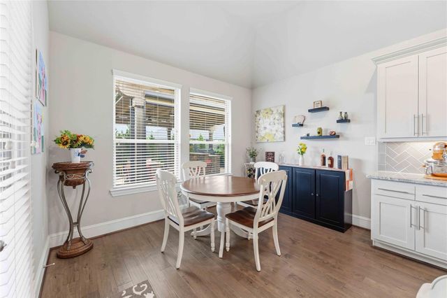 10127 Coopers Hawk Way, Conroe, TX 77385