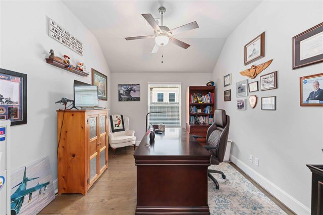 10127 Coopers Hawk Way, Conroe, TX 77385