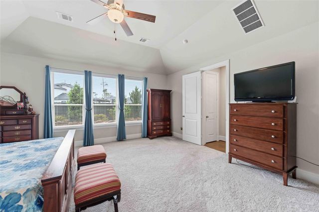 10127 Coopers Hawk Way, Conroe, TX 77385