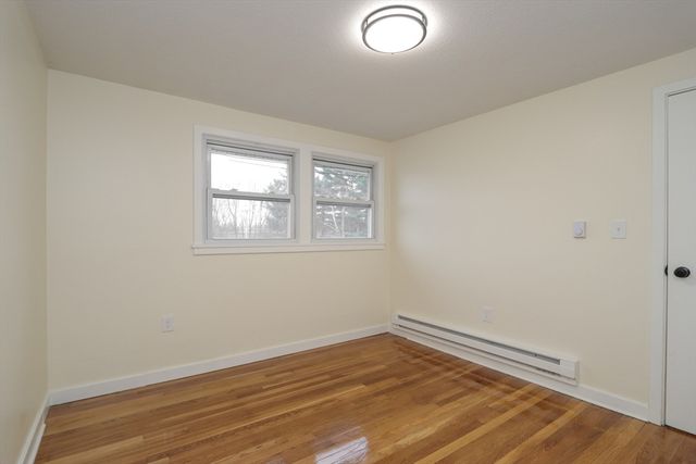 72 Honeysuckle Dr 72, Chicopee, MA 01022