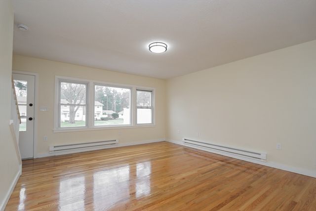 72 Honeysuckle Dr 72, Chicopee, MA 01022