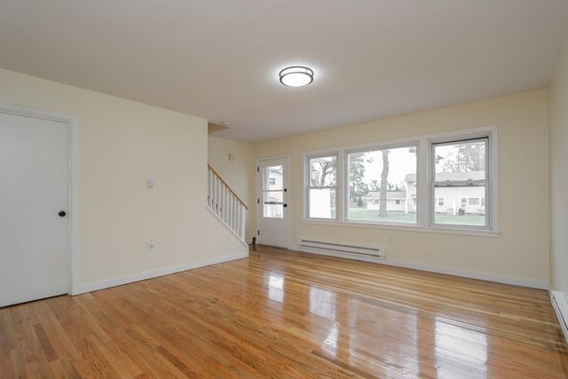 72 Honeysuckle Dr 72, Chicopee, MA 01022